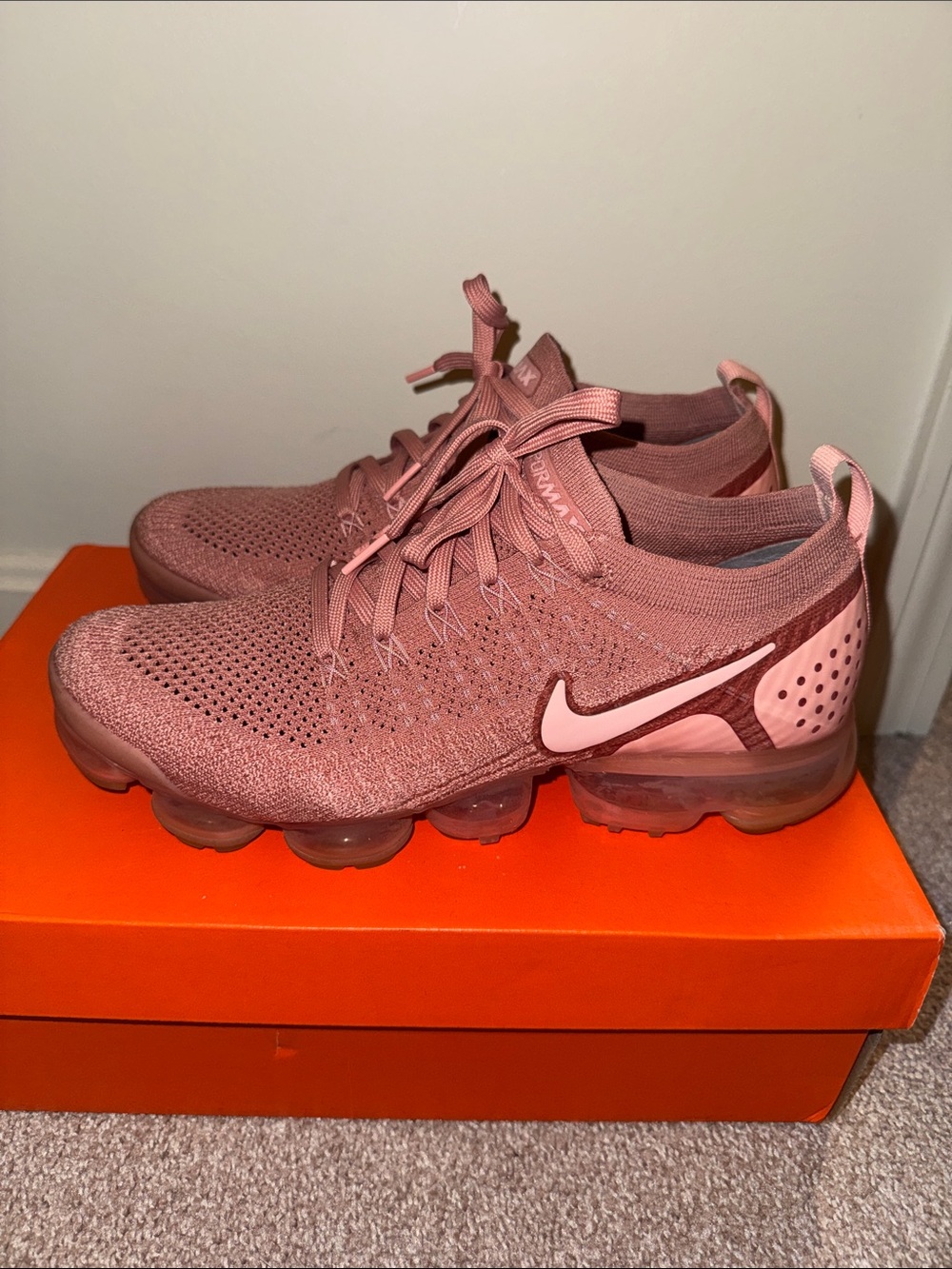 100% Authentic Nike Vapormax in Rust Pink - Picture 2 of 7